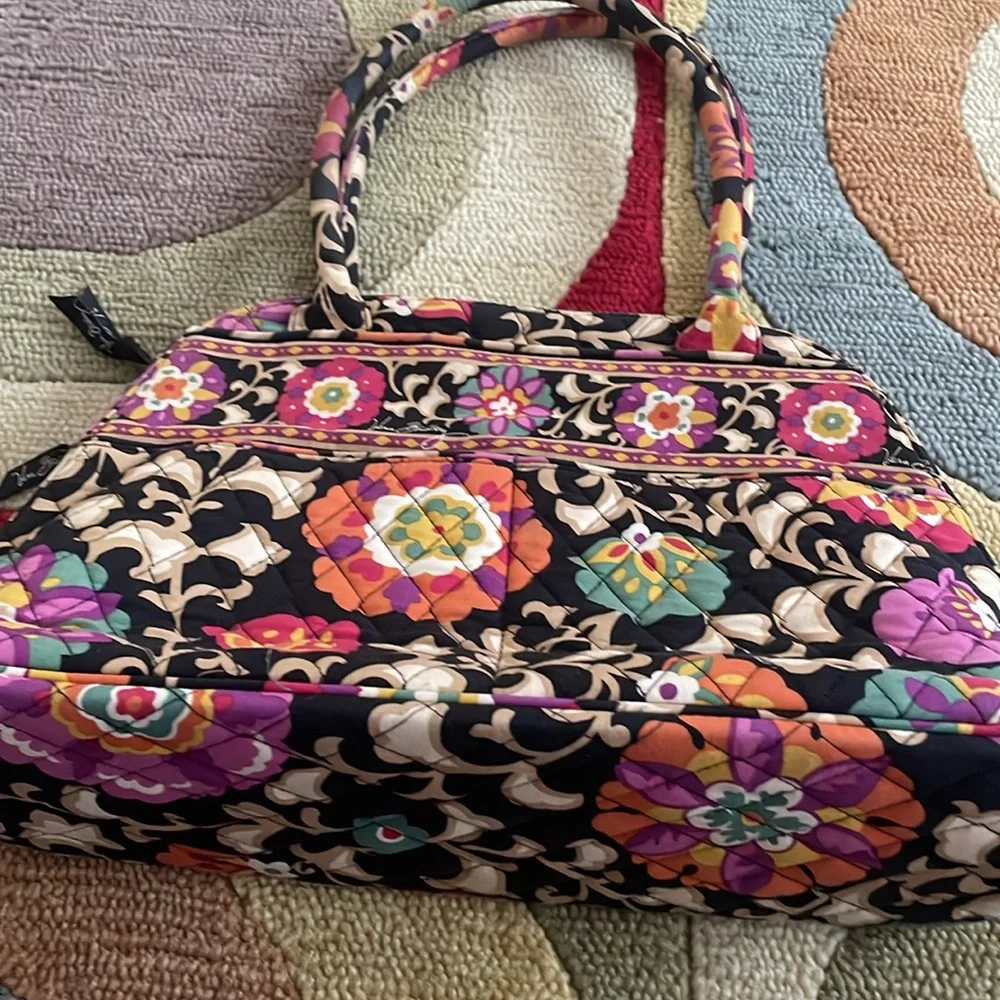 Vera Bradley Handbag. Very good condition.
